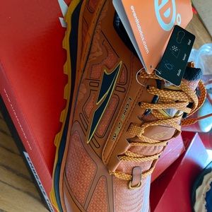 Altra running shoes brand new still in box